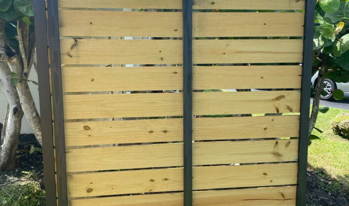 Wood fence horizontal with Aluminum