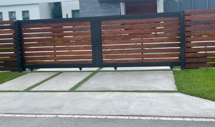Concrete/Aluminum and wood slats