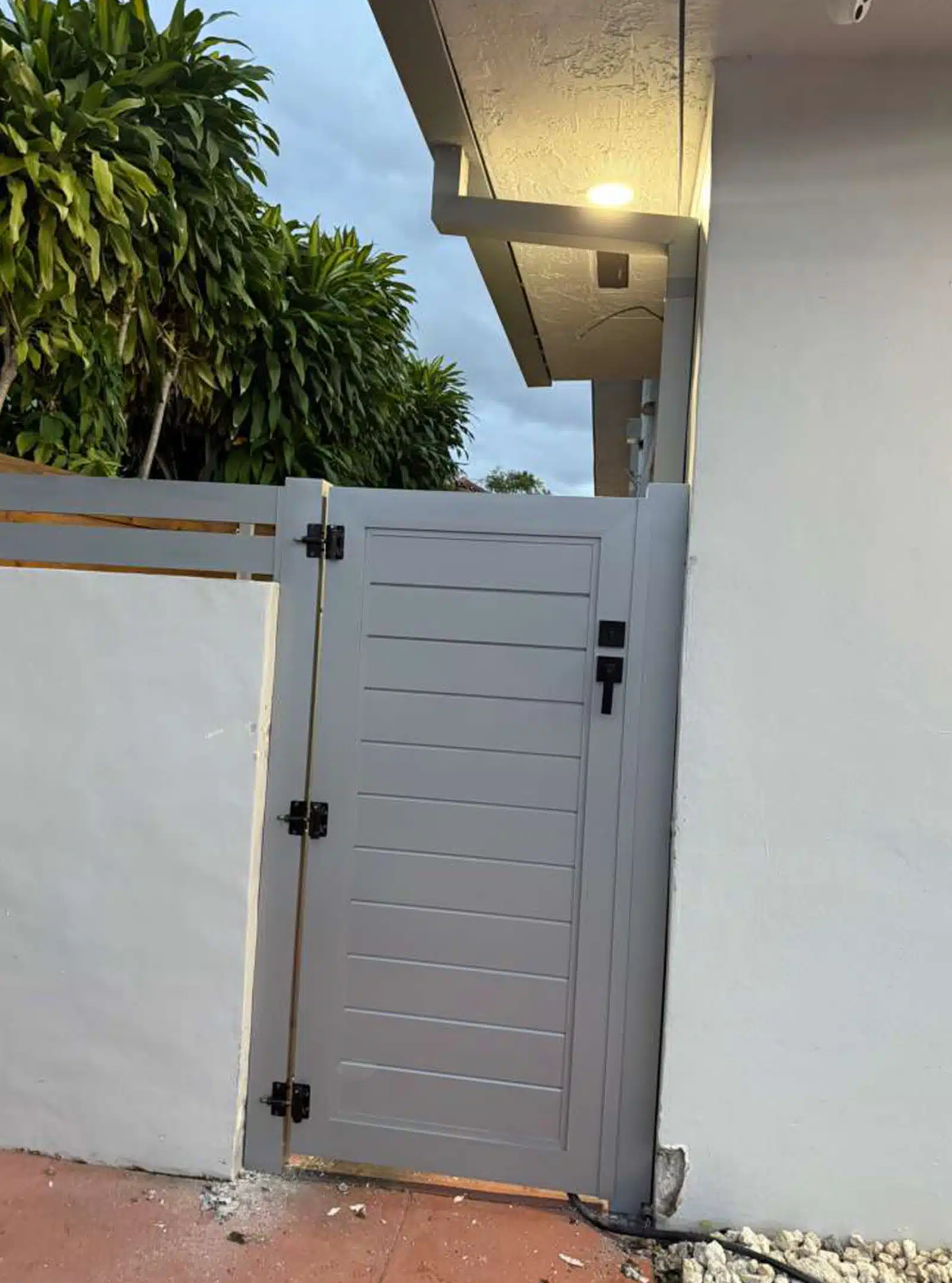 Aluminum Fence - Tongue & Groove