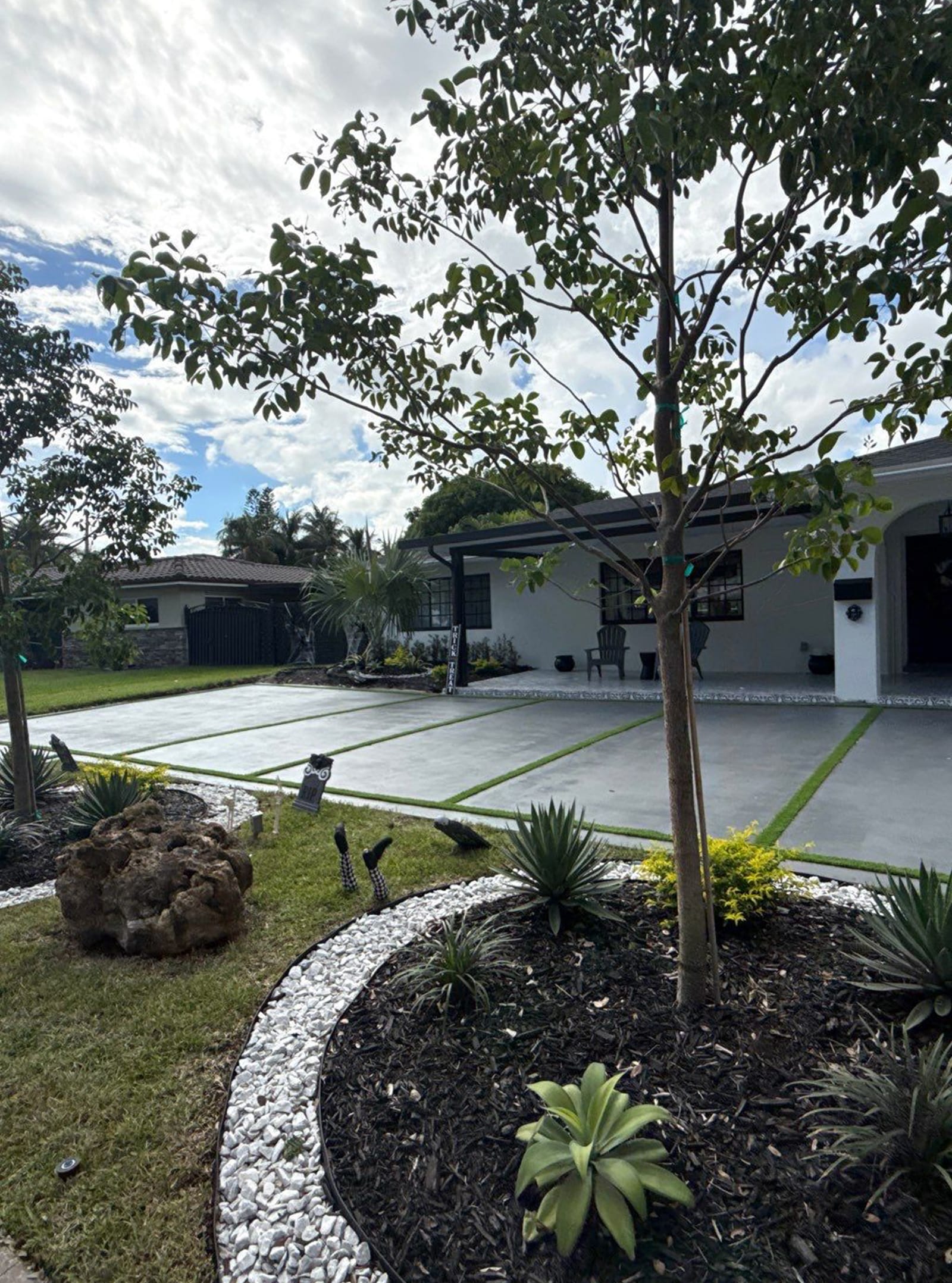 Concrete Driveway & Pergola