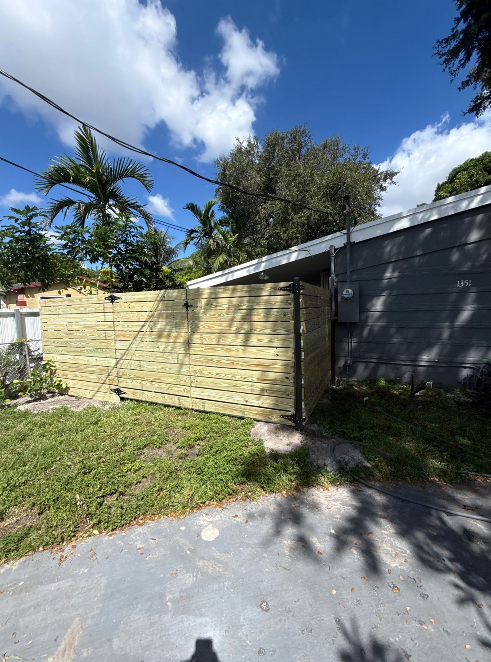 Nani Gatica - Wood Fence Horizontal with Aluminum Posts Painted