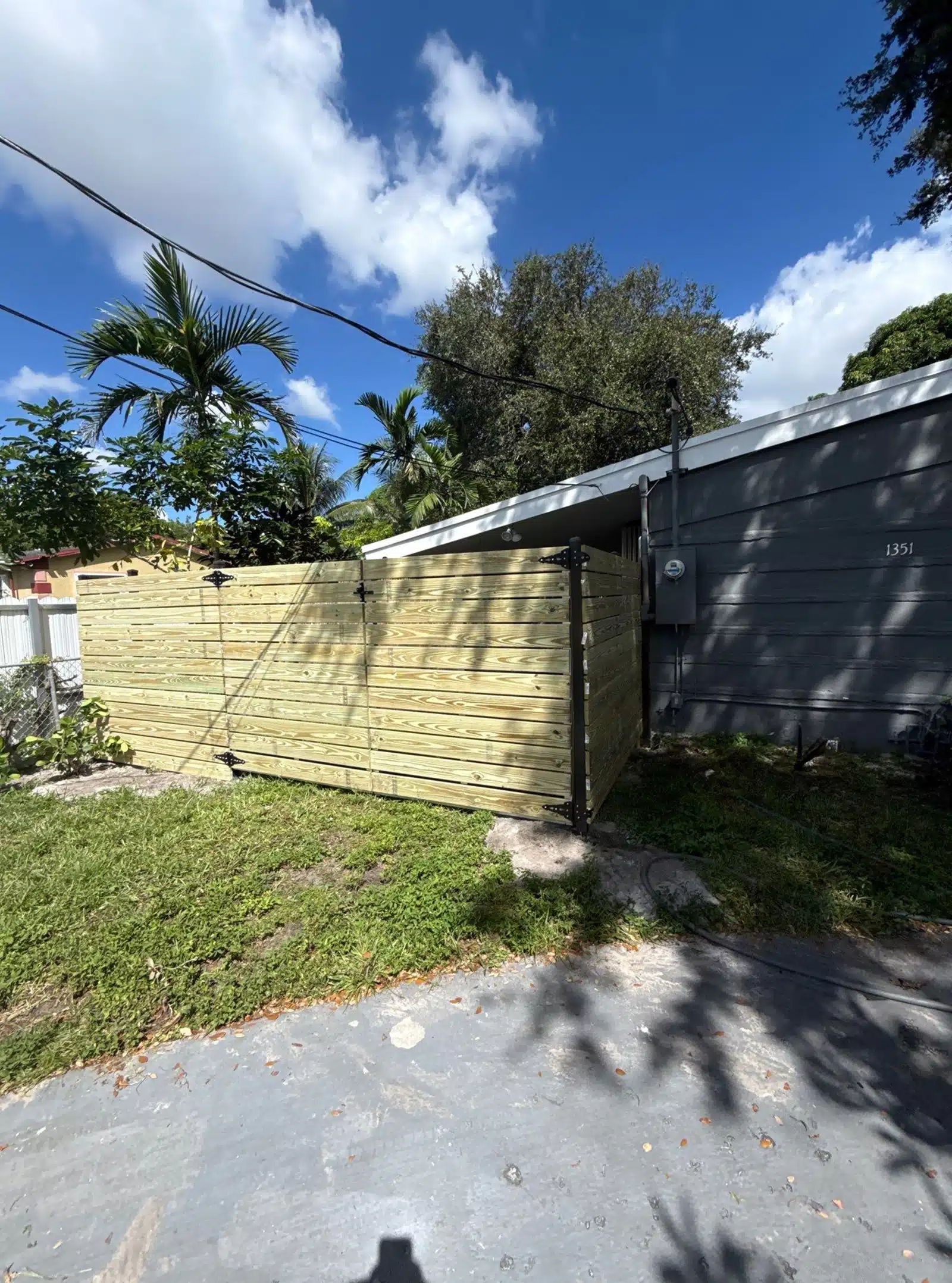 Nani Gatica - Wood Fence Horizontal with Aluminum Posts Painted