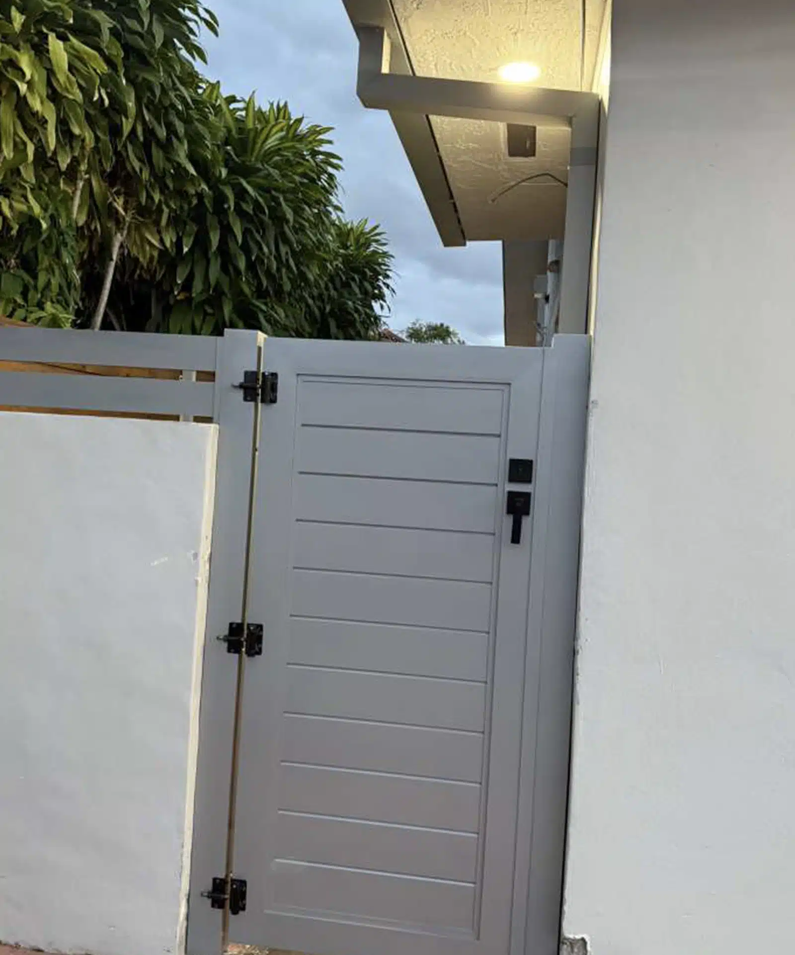 aluminum doesn’t rust, even near the coast