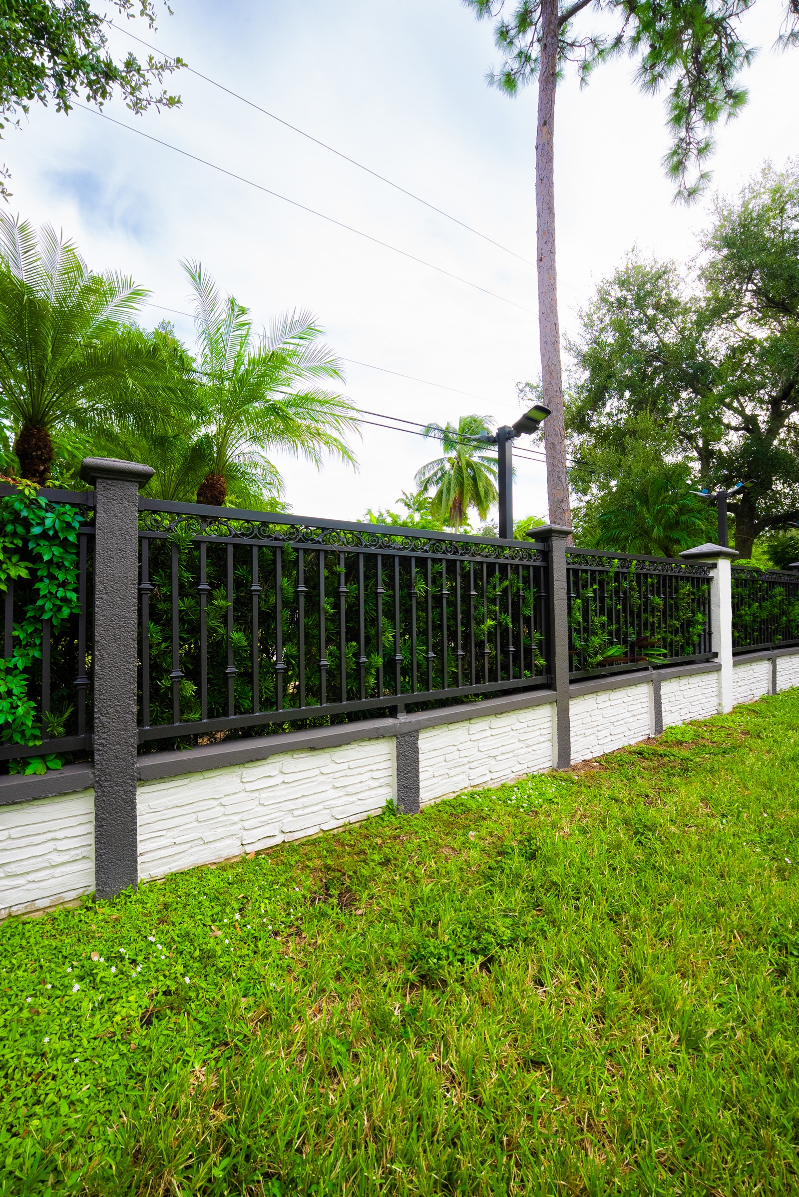 Strong, Stylish & Long-Lasting Fences Built