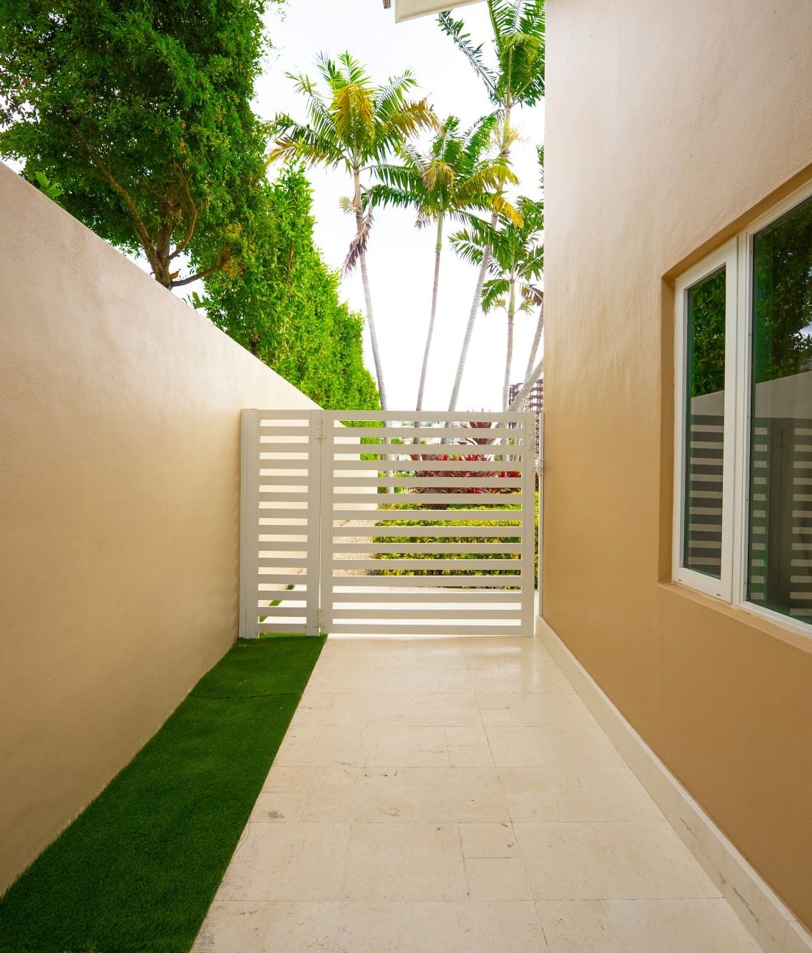 Strong, Stylish & Long-Lasting Fences Built